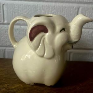 Shawnee Pottery 1940s elephant creamer